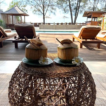 The Gili Beach Resort Gili Trawangan Bagian luar foto