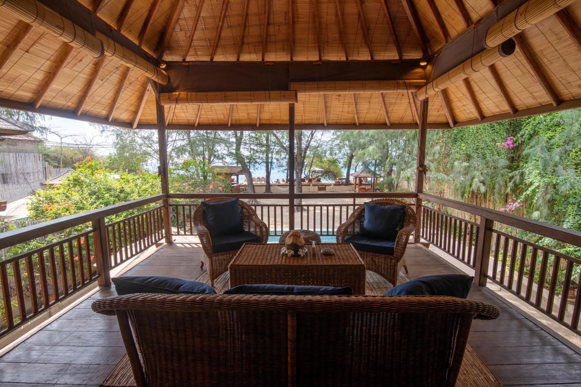 The Gili Beach Resort Gili Trawangan Bagian luar foto