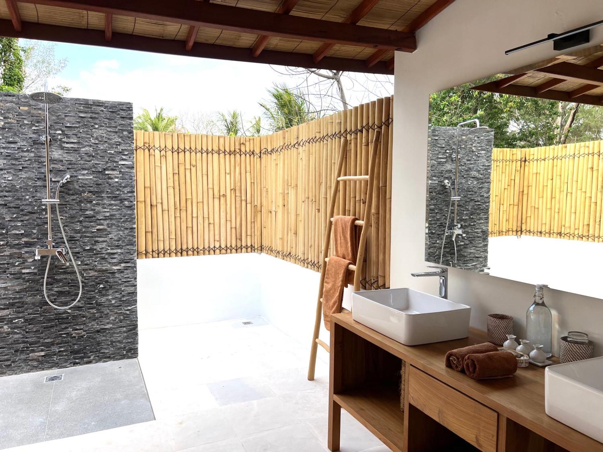 The Gili Beach Resort Gili Trawangan Bagian luar foto